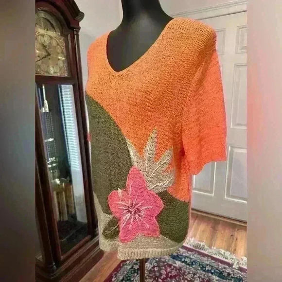 Like new Koret short sleeve sweater size large - Picture 2 of 3